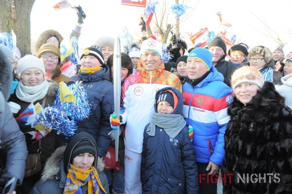 Бату Хасиков начал эстафету Олимпийского огня в Калмыкии