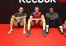 Сергей Павлович в компании звезд UFC Кейна Веласкеза и Даниэля Кормье