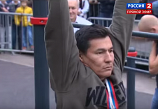 В Москве прошел "Всемирный день подтягиваний" (Видеосюжет)